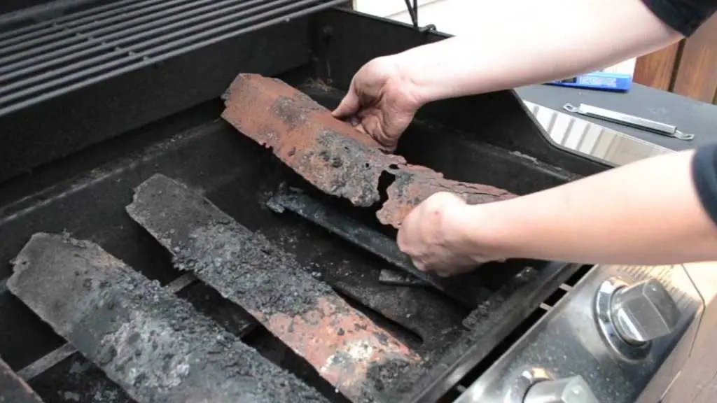 grease build-ups in char broil grill