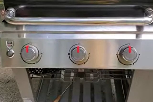 weber gas grill burner may be set to high