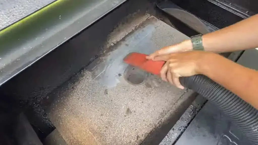 firepot cleaning in green mountain grill